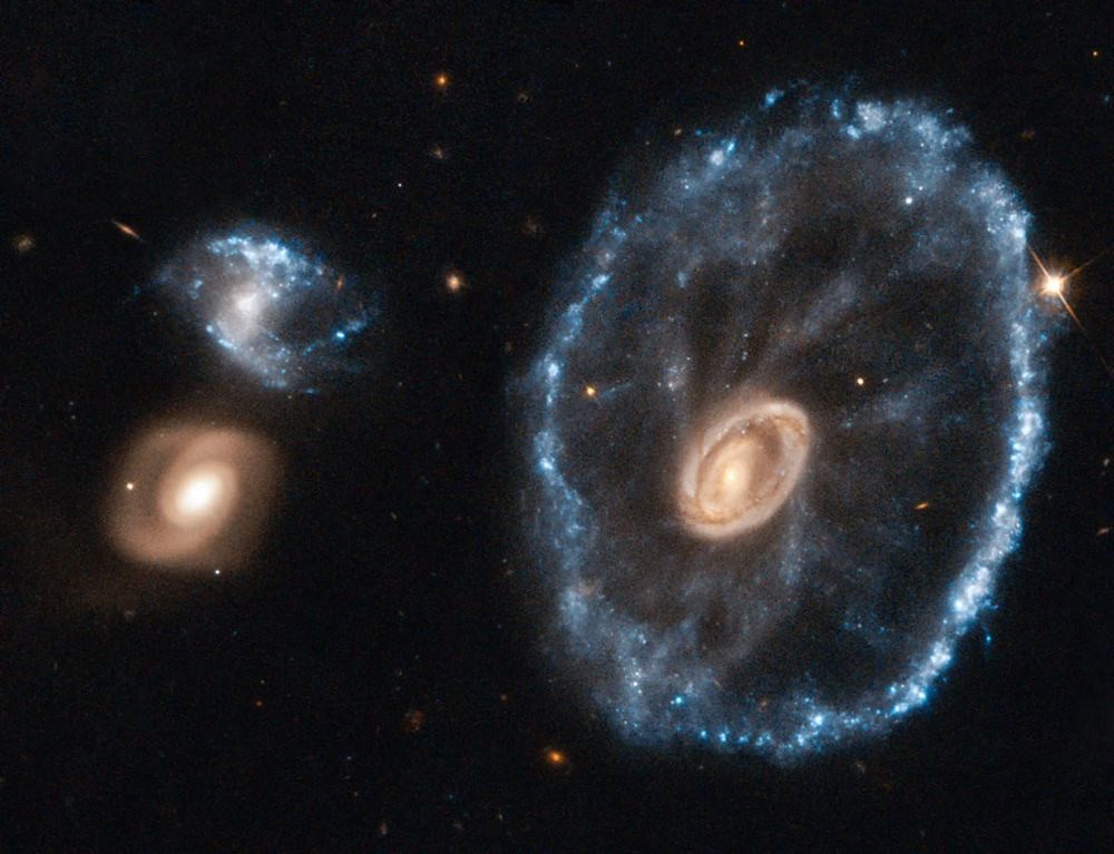 cartwheel-galaxy-hubble.jpg