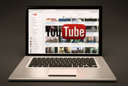 YouTube tests instant comment translations for Premium subscribers