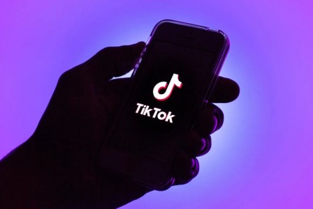 TikTok restricts beauty filters to users under 18