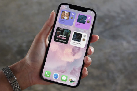 Apple’s iOS 26.1 brings new control over Liquid Glass transparency