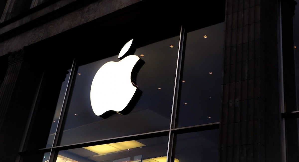 Apple: Θα ενημερώνει τους χρήστες εάν έχουν πέσει θύμα χάκερ