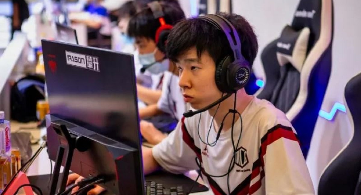 China forbids black market in online gaming accounts