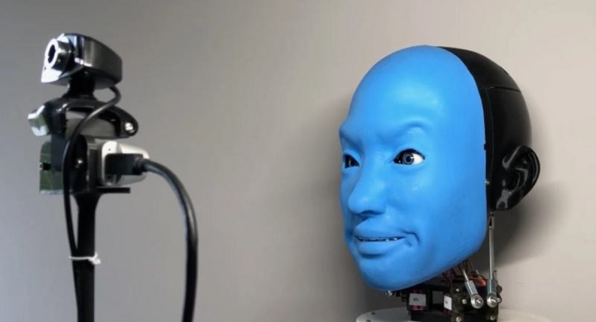 Engineers use AI to create a robot that can use facial expressions