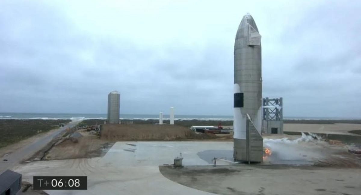 Η SpaceX προσγείωσε επιτυχώς το Starship SN15