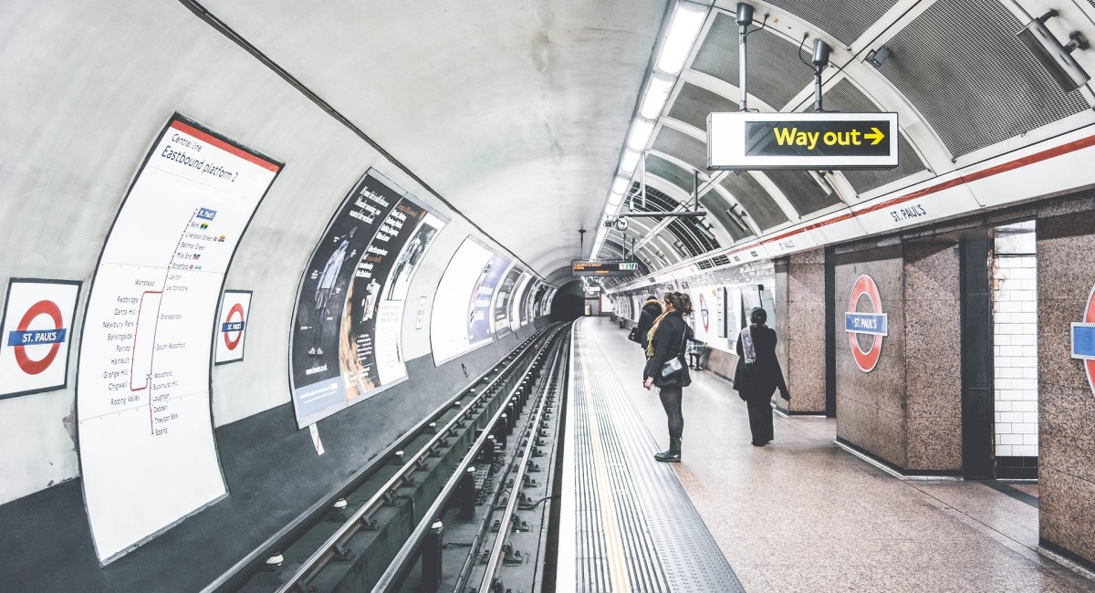 Το μετρό Underground του Λονδίνου θα έχει πλήρη πρόσβαση στο διαδίκτυο μέχρι το 2024