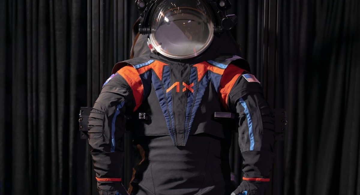 NASA presents a new spacesuit for Artemis III lunar mission