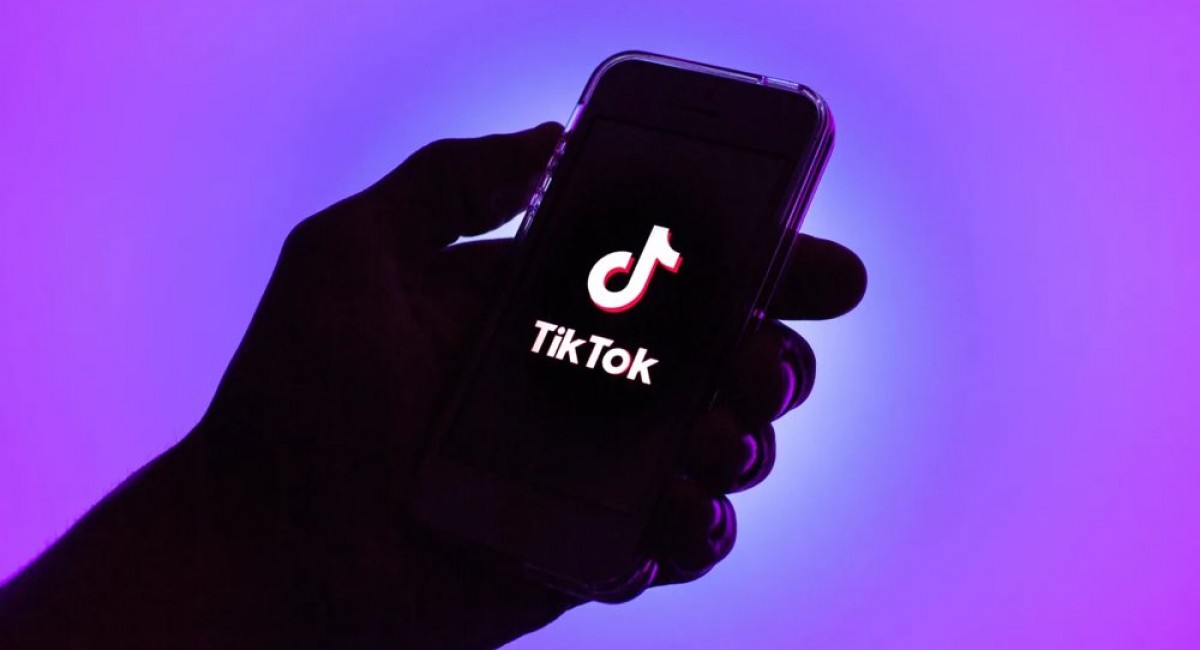 TikTok restricts beauty filters to users under 18