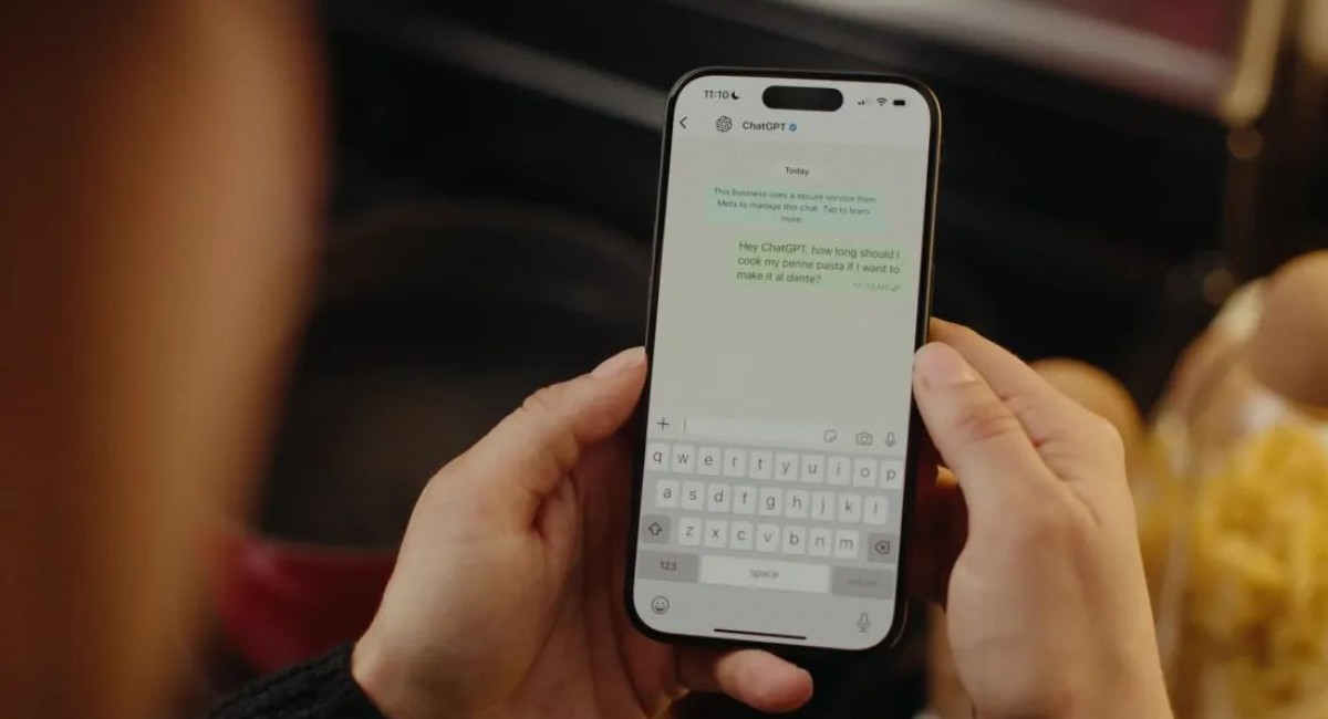 Το ChatGPT έρχεται στα σταθερά τηλέφωνα και το WhatsApp