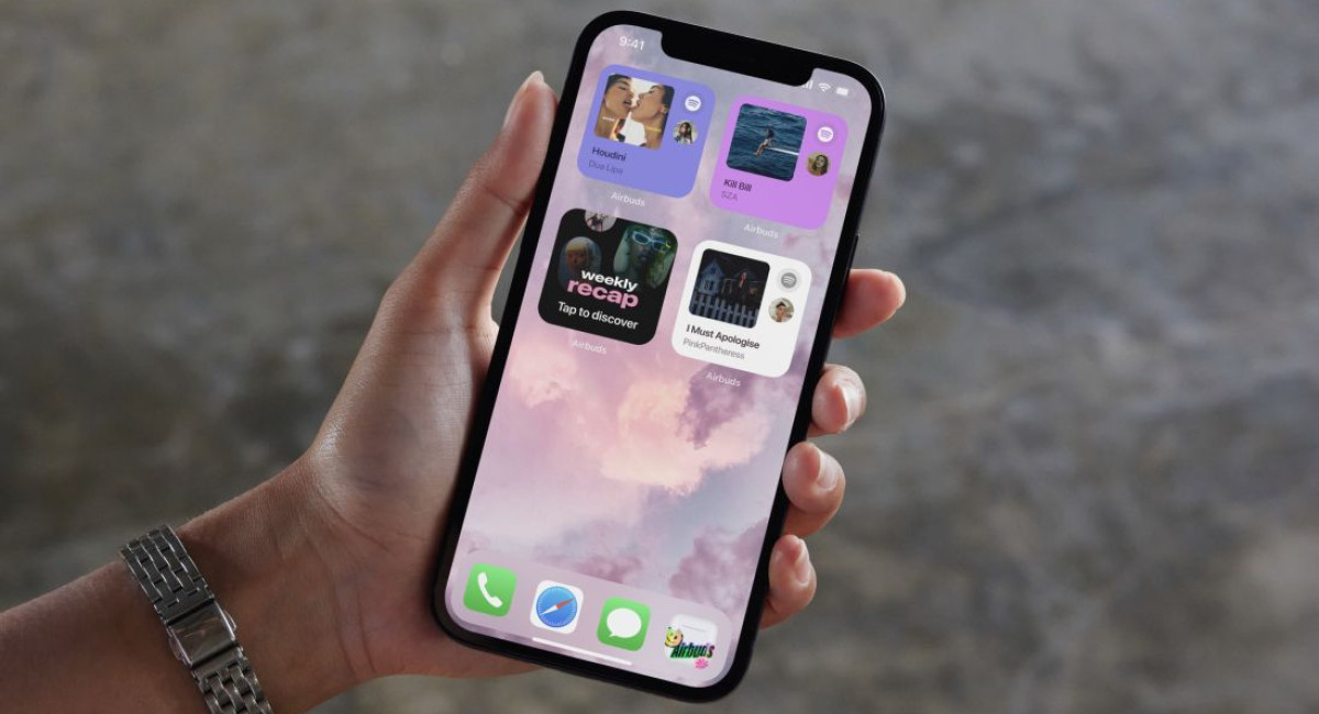 Η Apple φέρνει περισσότερο έλεγχο στη διαφάνεια του Liquid Glass με το iOS 26.1